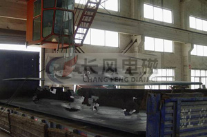 液壓起重永磁鐵吸吊長(zhǎng)鋼坯裝車